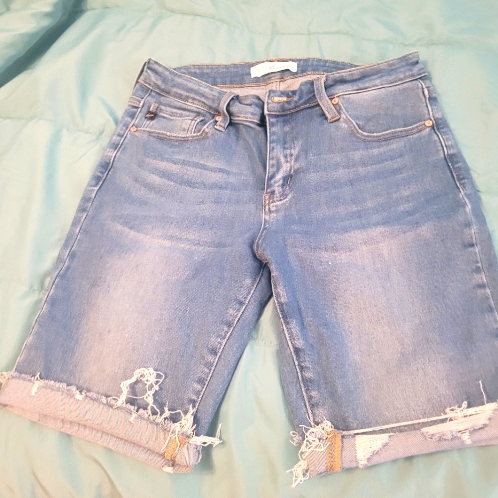 Kancan mid rise bermuda short 29